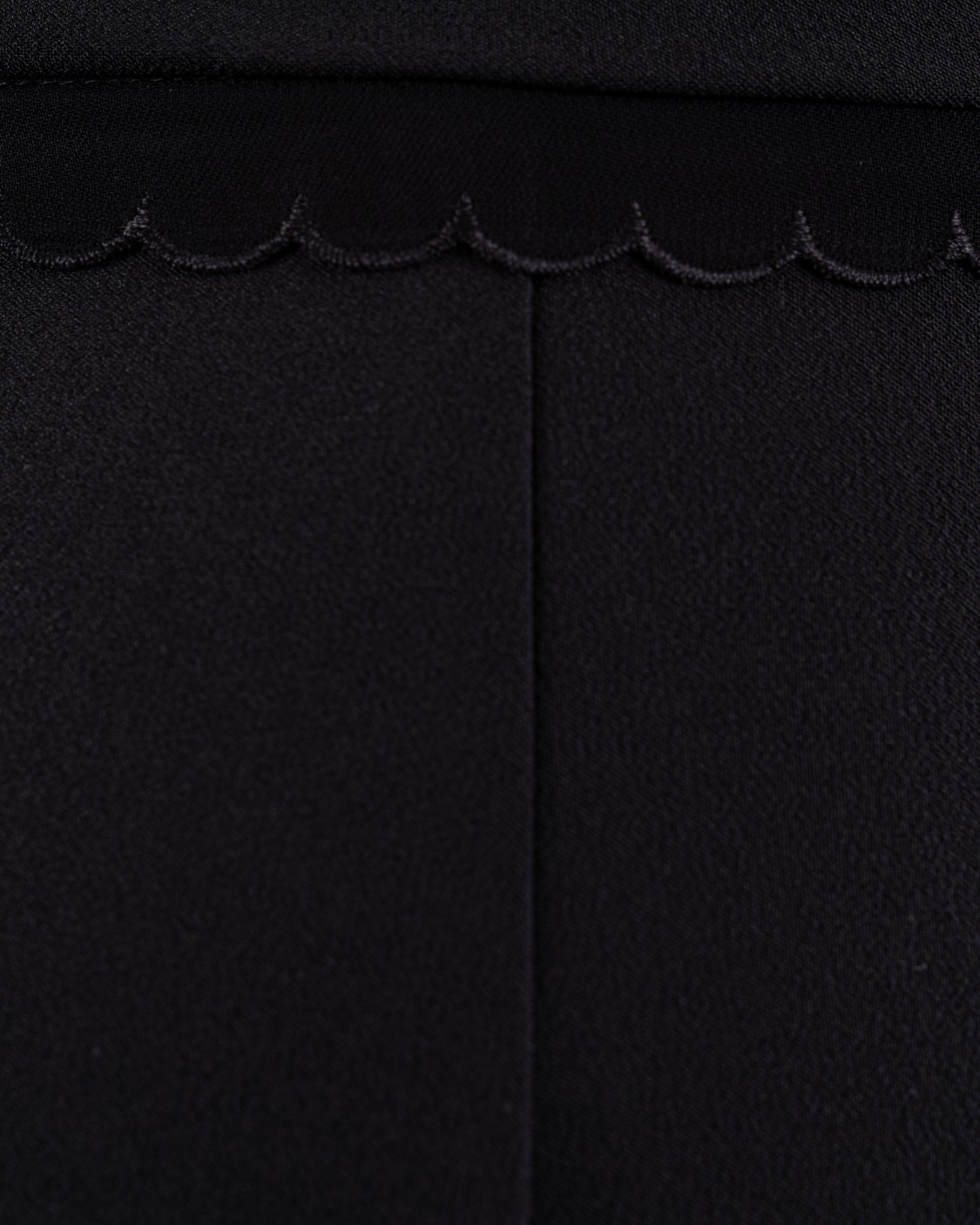 shop ELISABETTA FRANCHI  Gonna: Elisabetta Franchi gonna in doppio crêpe stretch con fiocco.
Fodera in raso.
Zip invisibile.
Fiocco in gros-grain.
Vestibilità slim.
Composizione: 96%Poliestere 04%Elastane.
Fabbricato in Italia.. GO11852E2-110 number 7793924